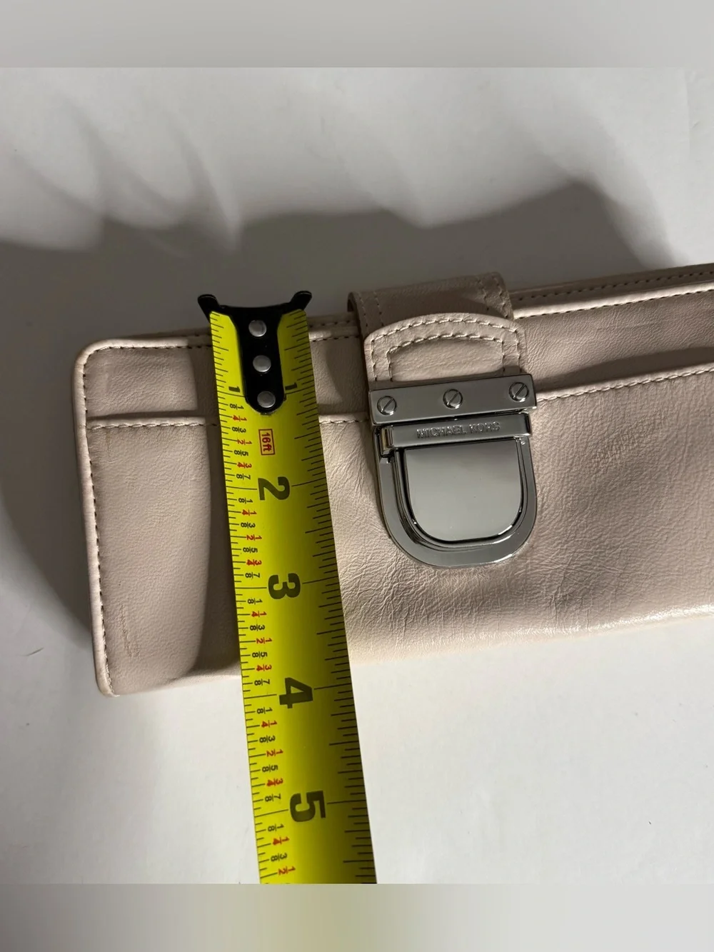 Michael Kors Leather Women's Wallet in Light Beige